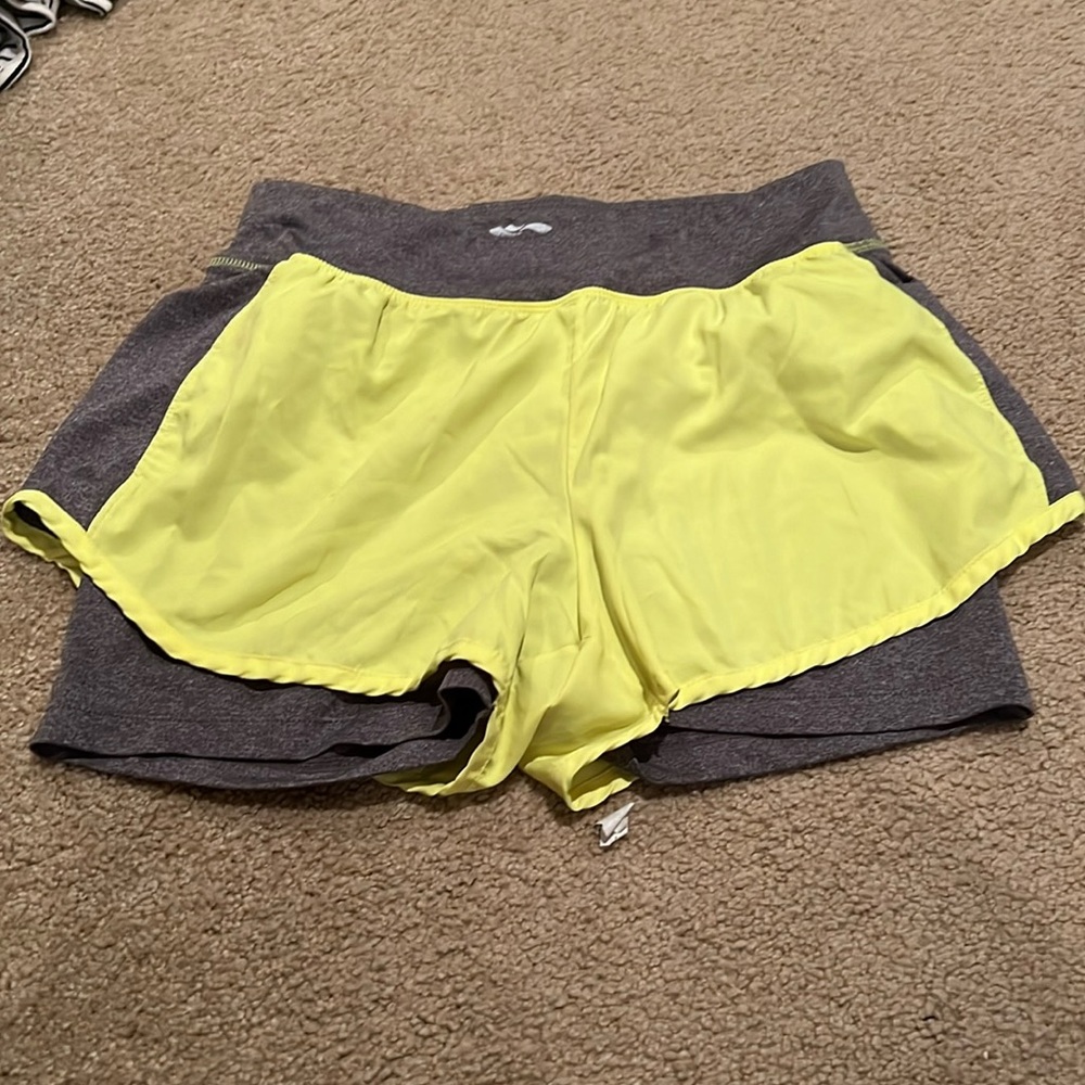Cascade Sports sz Medium shorts with shorts underneath
